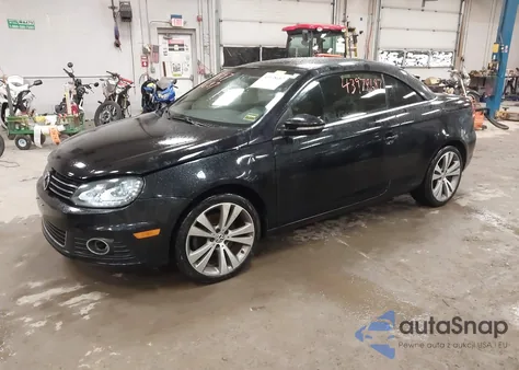 2013 Volkswagen Eos Lux z USA, uszkodzony, nr VIN WVWFW8AH6DV004493